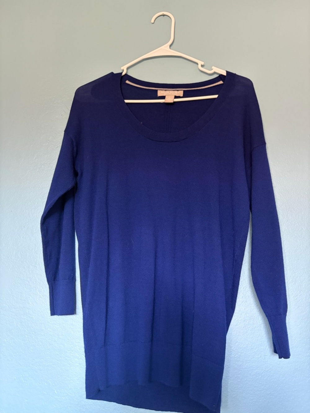 Banana Republic Deep Navy Scoop Neck Sweater- lightweight, 3/4 sleeve.